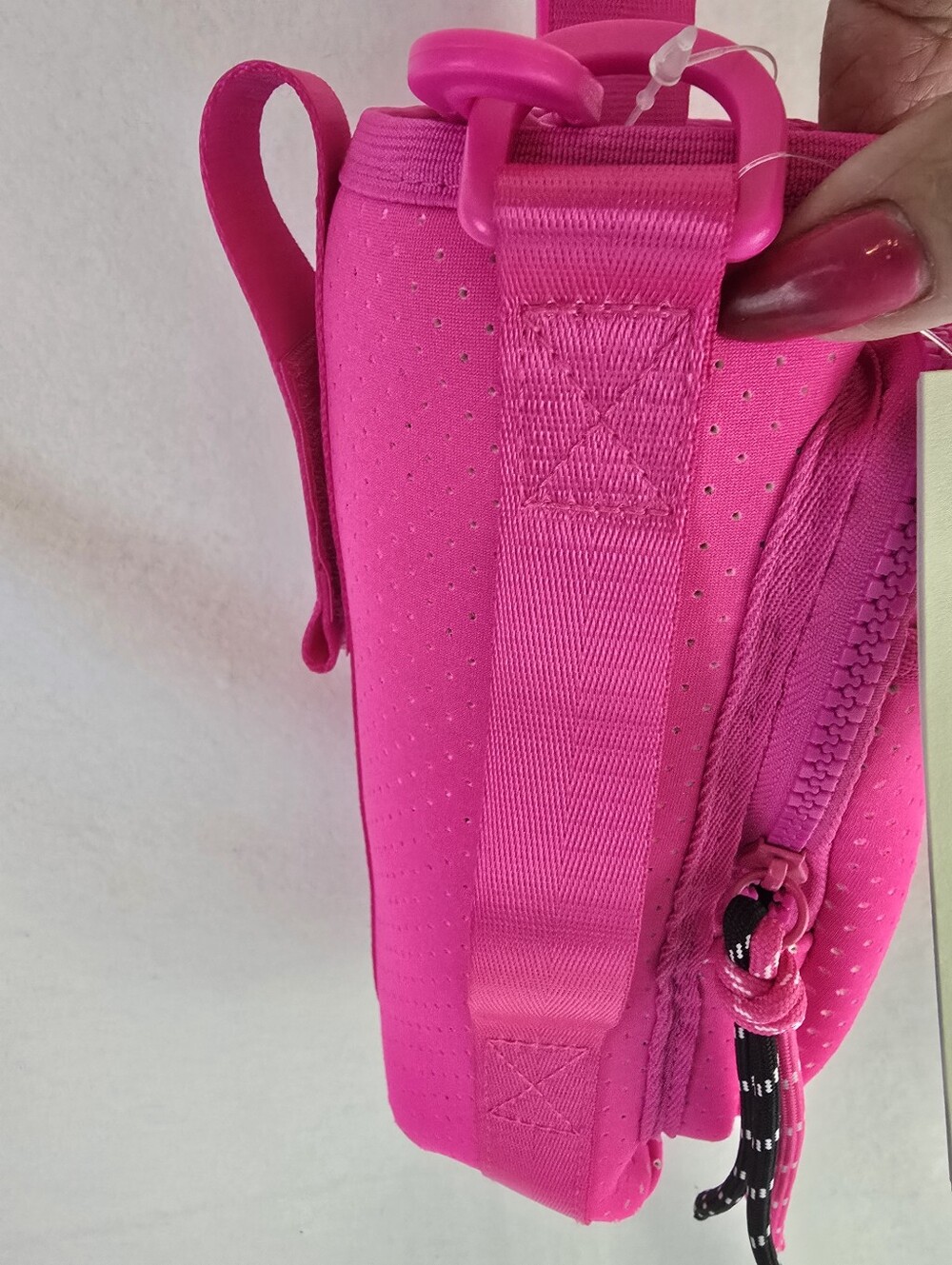 No Boundaries Neoprene fits up 40oz Crossbody Tumbler Holder Water Bag Pink NWT - Picture 4 of 13